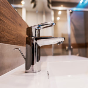 lavabo Remise à neuf de sanitaires à Montélimar dans la Drôme.